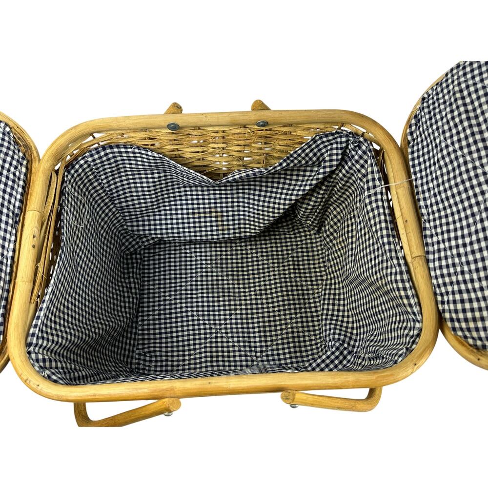 Wicker Vintage Picnic Basket Lined with Double Handles - Picture 10 of 14